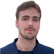 Estudiante del Grado de Matemáticas, gran capacidad de explicar conceptos y mucha paciencia
